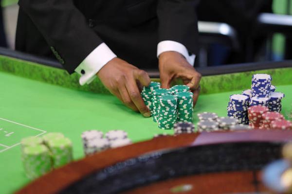 Explore Blackjack and Baccarat Tables Through คาลิโน for Casino Fans